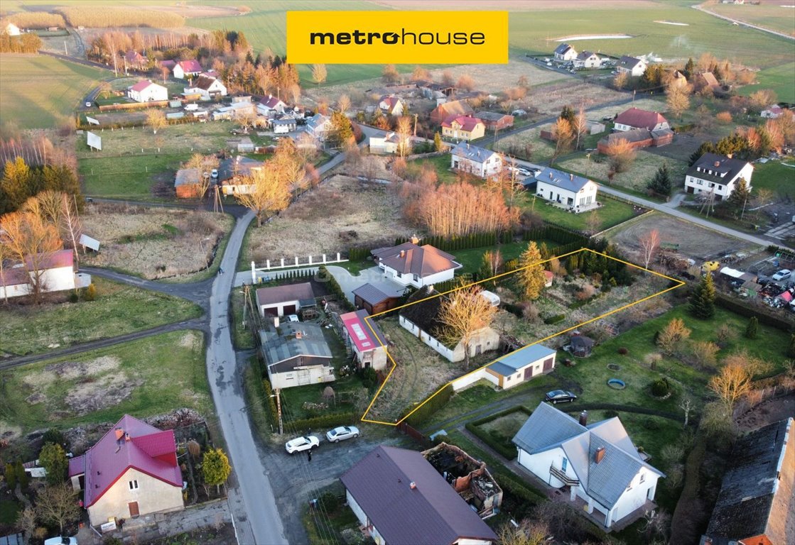 Dom do remontu 250 m2 w spokojnej okolicy Czernina Czernin  250m2 Foto 1