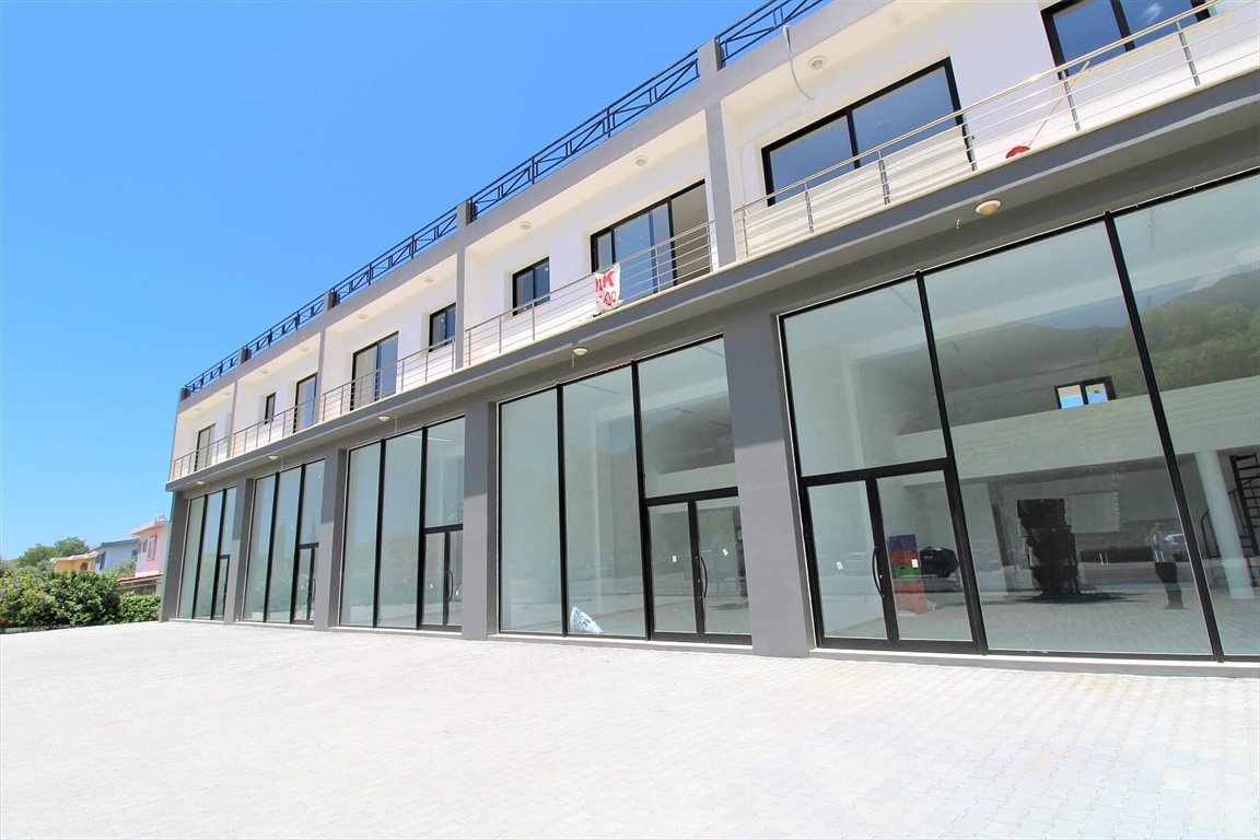 Duży sklep z witrynami i parkingiem w Girne, 65 m² Cypr, Lapta, Lapta, Girne, Cypr Północny  60m2 Foto 1