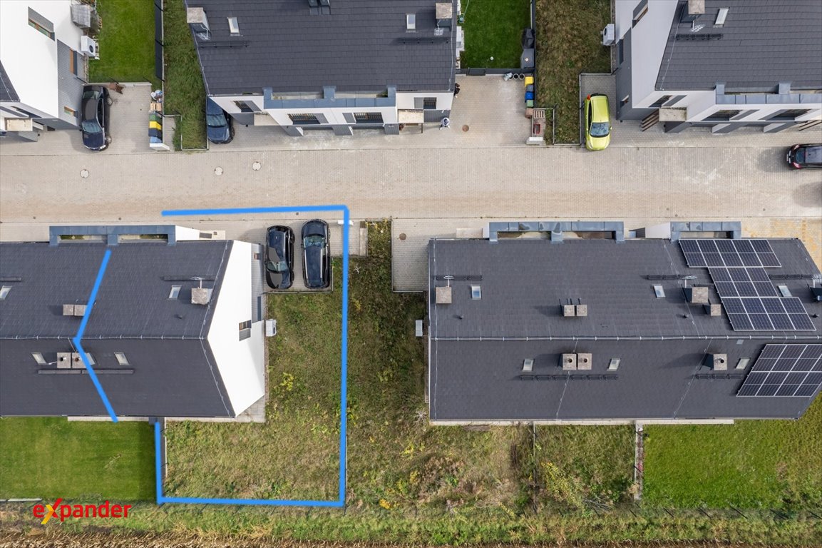 Do sprzedania dom skrajny segment 133 m² z garażem i ogrzewaniem podłogowym: Księginice: Rumiankowa