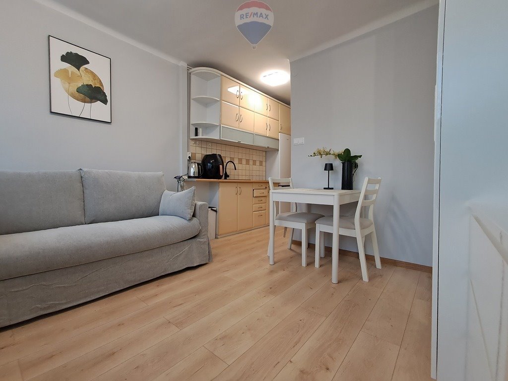 Kawalerka 17 m², nowoczesny wystrój, blisko Lotniska Warszawa, Włochy, Okęcie, Komitetu Obrony Robotników  17m2 Foto 1