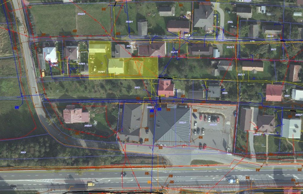 Działka z domem i budynkami w centrum Świlczy, 10 arów Świlcza  1 000m2 Foto 1