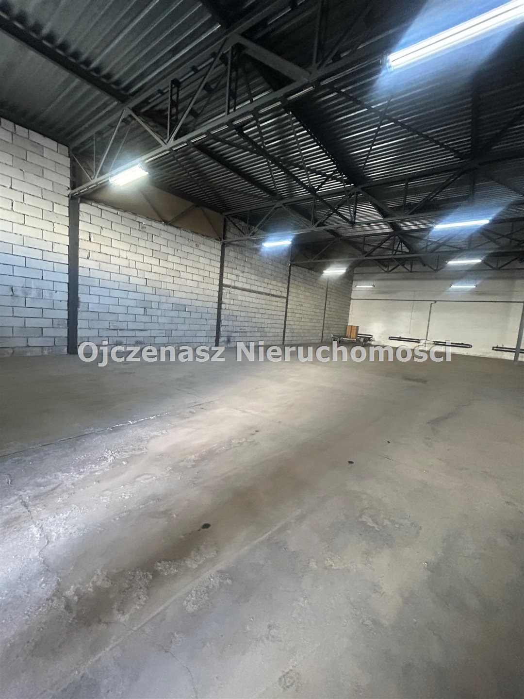 Hala magazynowa 471 m² z dużą bramą wjazdową polecam Bydgoszcz, Czyżkówko  471m2 Foto 1