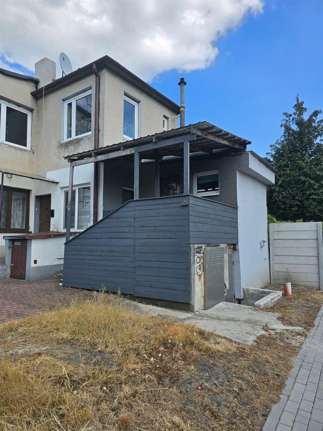 Spokojne mieszkanie 2 pok. z tarasem, bezczynszowe, do remontu Zduńska Wola  49m2 Foto 1