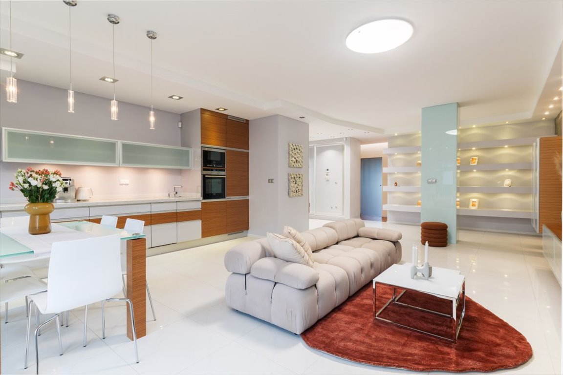 Wynajmę przestronny 100m2 apartament z balkonem i miejscami parkingowymi Warszawa, Wola, Banderii  100m2 Foto 1