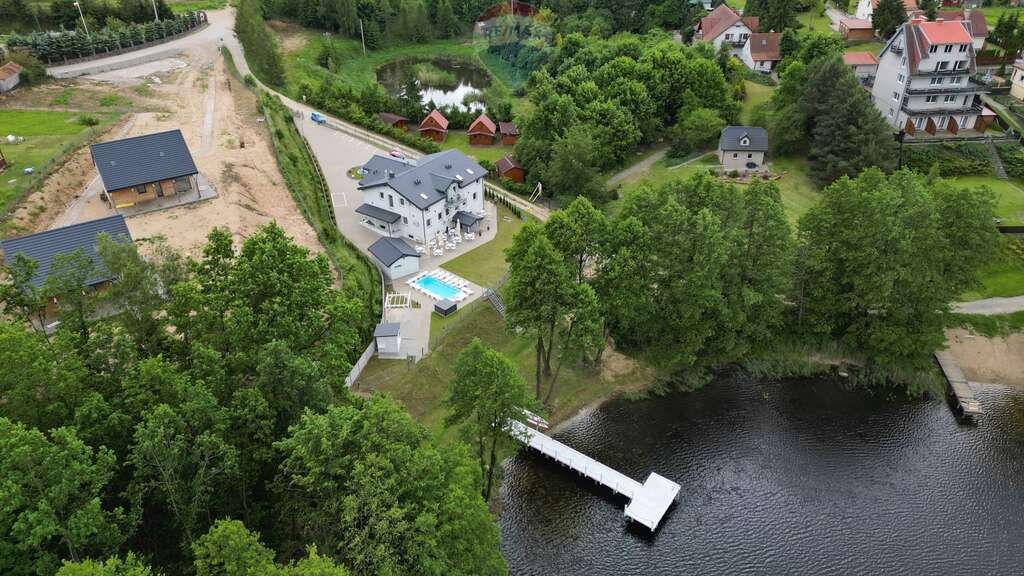 Ekskluzywny pensjonat nad jeziorem Kociołek z prywatnym pomostem Marcinkowo  553m2 Foto 1
