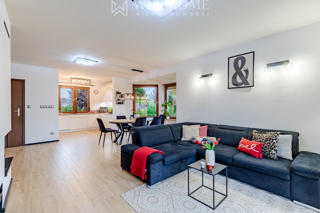 Do sprzedania przestronny dom 241 m² w Strzelinie z garażem Strzelin, Weteranów  241m2 Foto 1