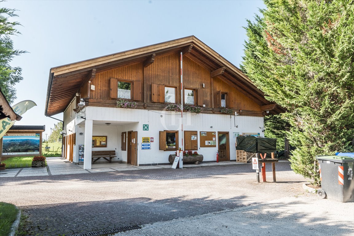 Camping z basenami i 131 stanowiskami w Dolomitach (Sarnonico) Włochy, Sarnonico  33 300m2 Foto 1