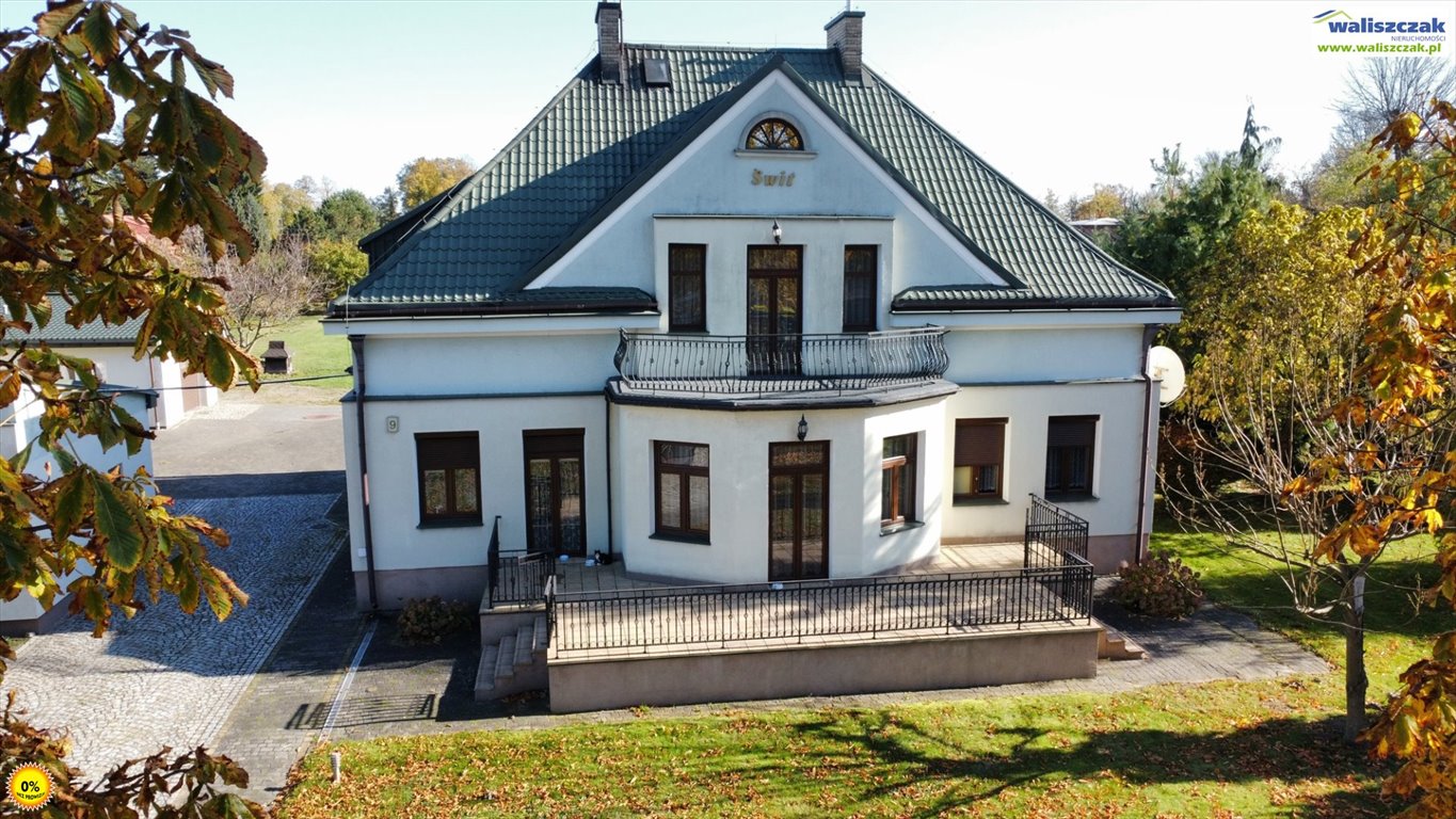 Urokliwy dworek z 1930 r. 300 m2, klasyka i elegancja Poniatów, Kasztanowa  300m2 Foto 1