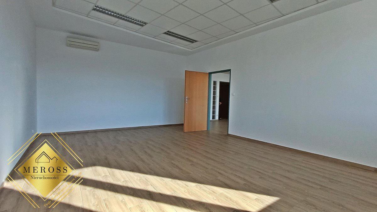 Lokal 23 m² w biurowcu z klimatyzacją i windą Częstochowa  23m2 Foto 1