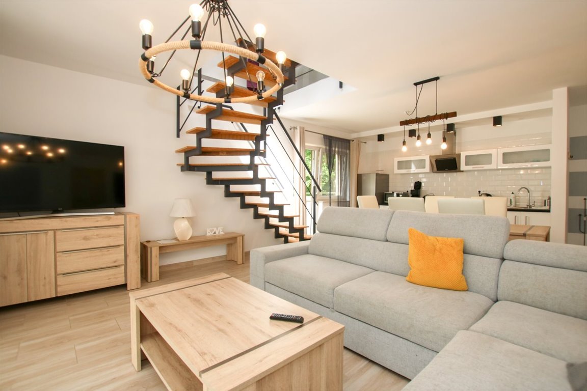 Mieszkanie trzypokojowe na sprzedaż Dębina, Cyprysowa  74m2 Foto 1