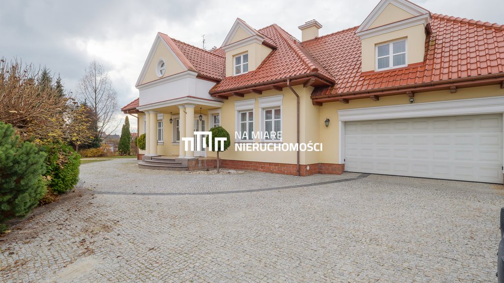 Ekskluzywny dom dworkowy 272 m² z dużym ogrodem i garażem Rzeszów, Bałtycka  272m2 Foto 1