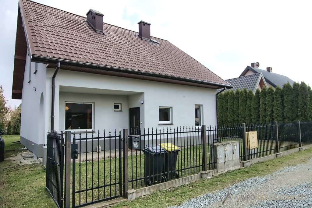 Przestronny dom 165 m2 z 4 sypialniami i garażem Długołęka, Robotnicza  165m2 Foto 1