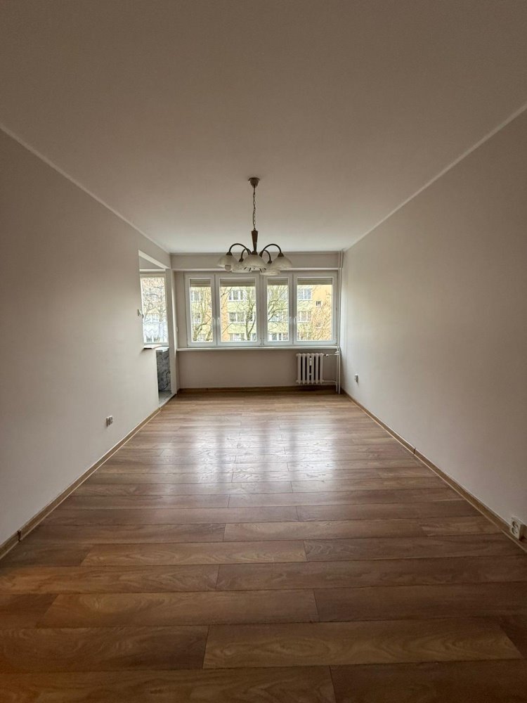 Mieszkanie trzypokojowe na sprzedaż Konin  55m2 Foto 1