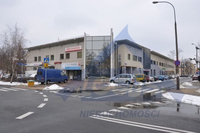 Lokal użytkowy 113 m² z witrynami i parkingiem w Warszawie Warszawa, Targówek  113m2 Foto 1