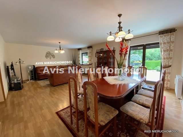 Przestronny dom z tarasem, garażem i ogrodem w Żarowie Żarów  260m2 Foto 1