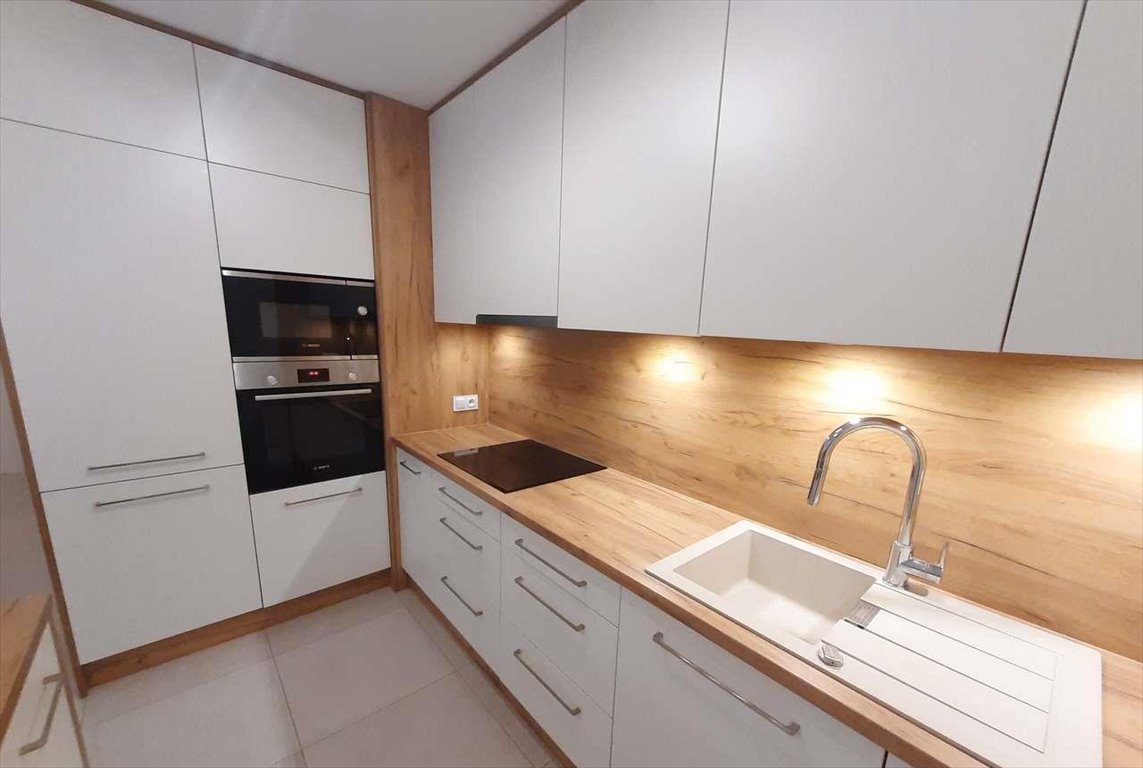 Nowoczesne 3 pokoje z tarasem, ogródkiem i garażem w Krzykach Wrocław, Krzyki, Kawalerzystów  73m2 Foto 1