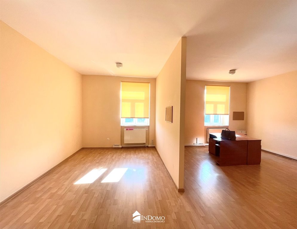 Biuro 28,5 m² z możliwością powiększenia - centrum Piotrkowa Piotrków Trybunalski  29m2 Foto 1