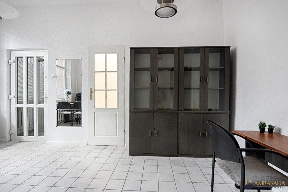 Lokal usługowy 25,6 m² z witryną, parking i dostęp od ulicy.: Białystok Centrum