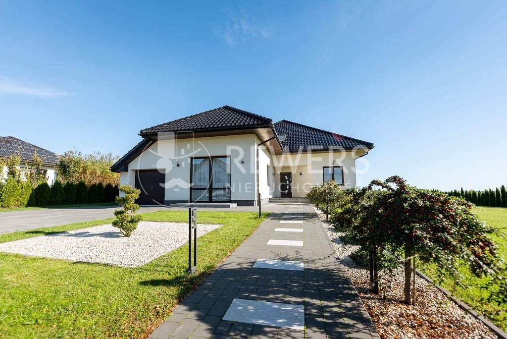 Nowoczesny dom z ogrodem, 7 pokoi, garaż, stan idealny Jastków  180m2 Foto 1