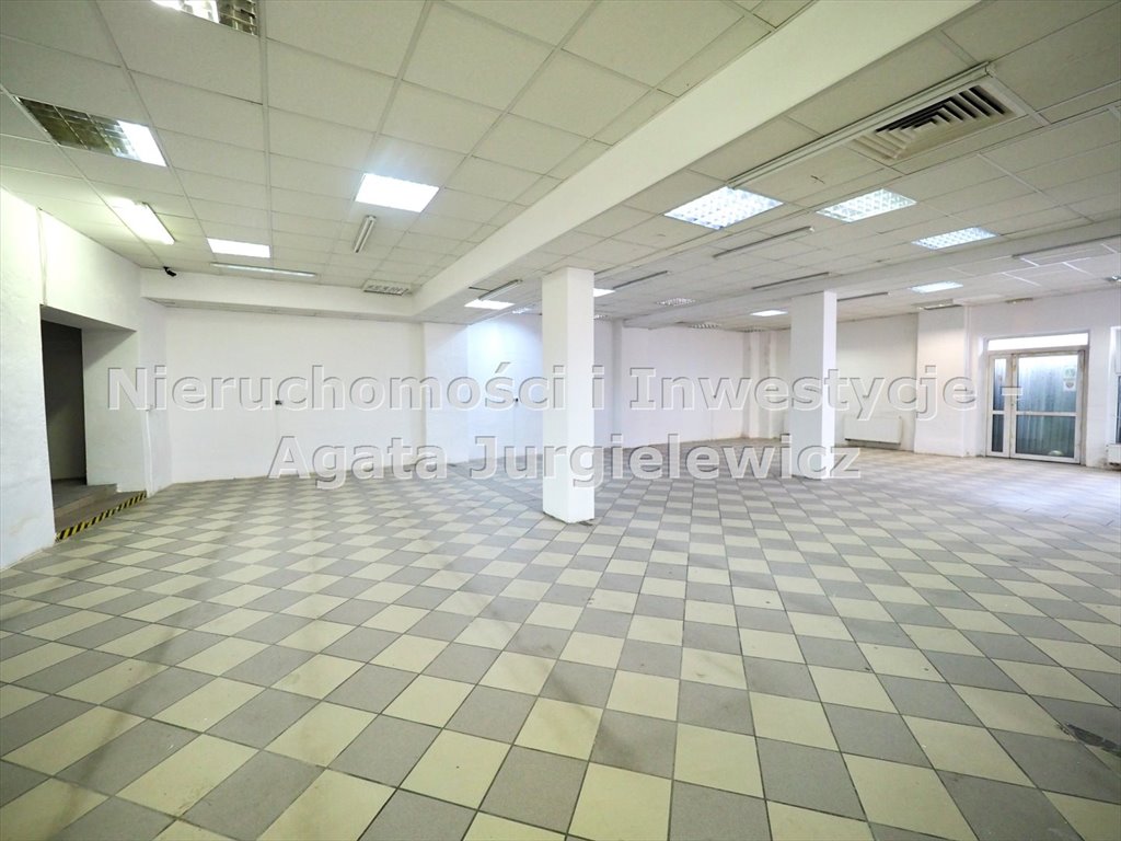 Lokal użytkowy na wynajem Oleśnica  704m2 Foto 1