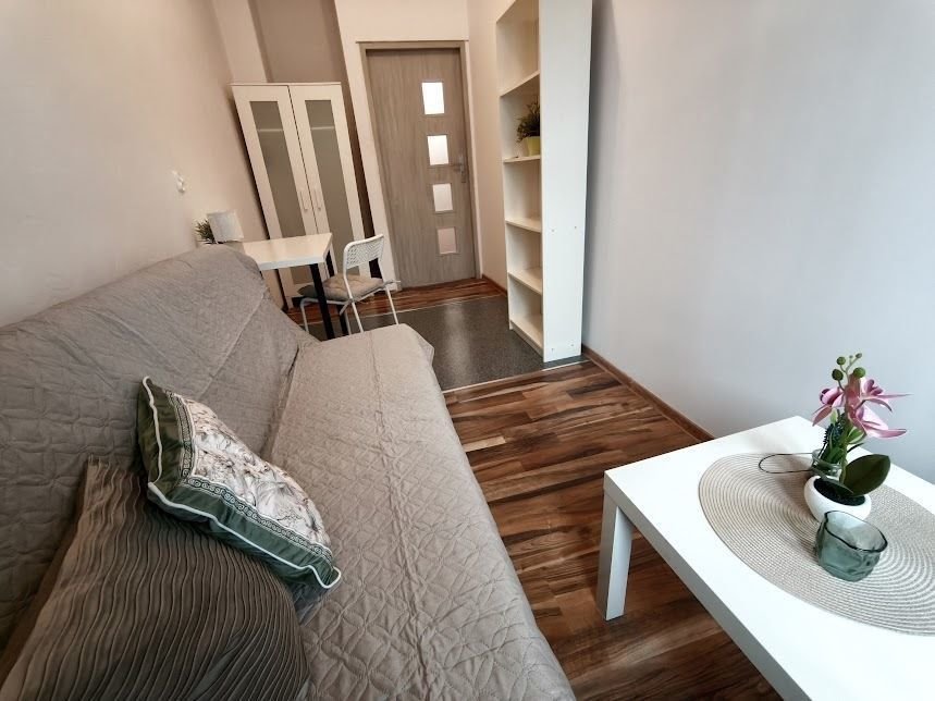 Na wynajem przestronny pokój 15 m² w centrum Katowic Katowice, Centrum, Jagiellońska - boczna  15m2 Foto 1