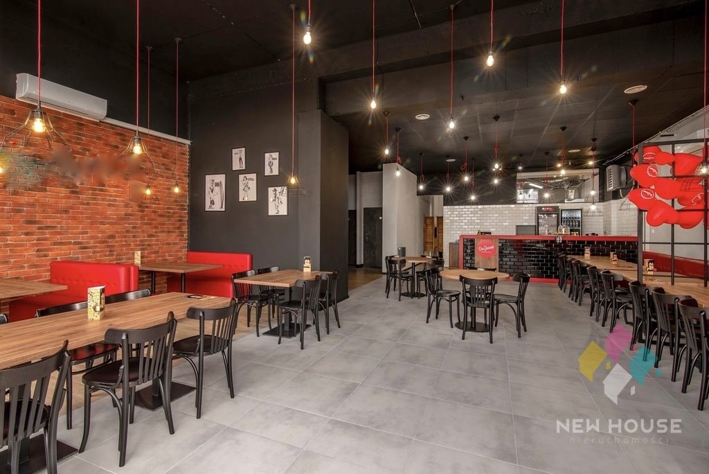 Lokal gastronomiczny 176 m2 z pełnym wyposażeniem i witryną Olsztyn, al. Aleja Generała Władysława Sikorskiego  176m2 Foto 1