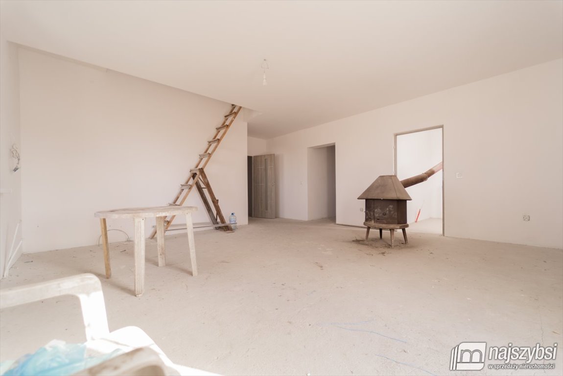 Zapraszam do domu 180 m² w Batowie - komfort, przestrzeń i nowoczesne ogrzewanie Batowo  180m2 Foto 1