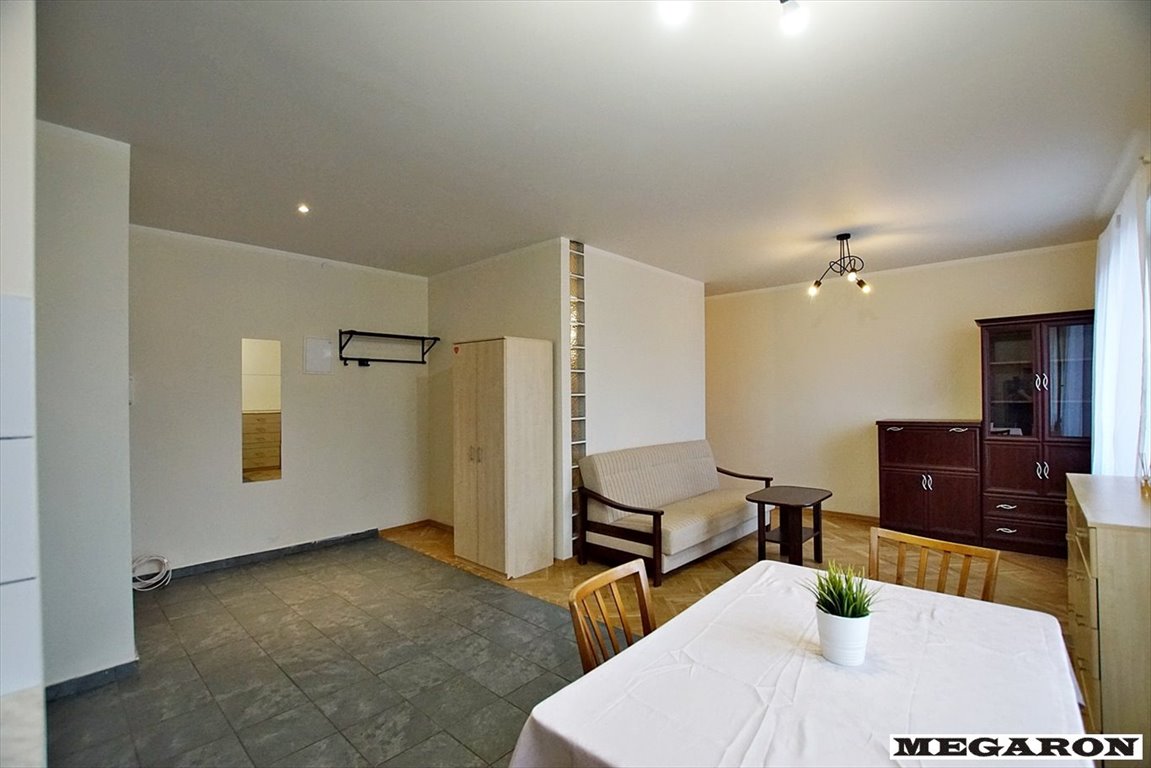 Kawalerka na wynajem Częstochowa, Raków  40m2 Foto 1