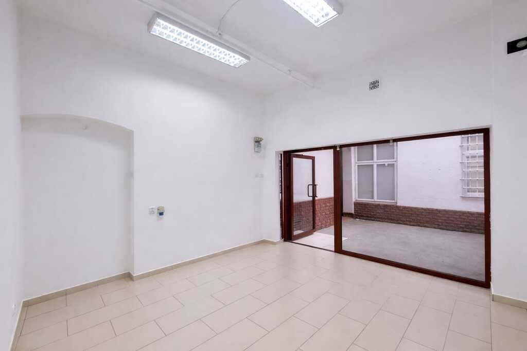 Lokal usługowo-handlowy 11,73 m² w centrum Bochni - zapraszam Bochnia, pl. plac św. Kingi  12m2 Foto 1