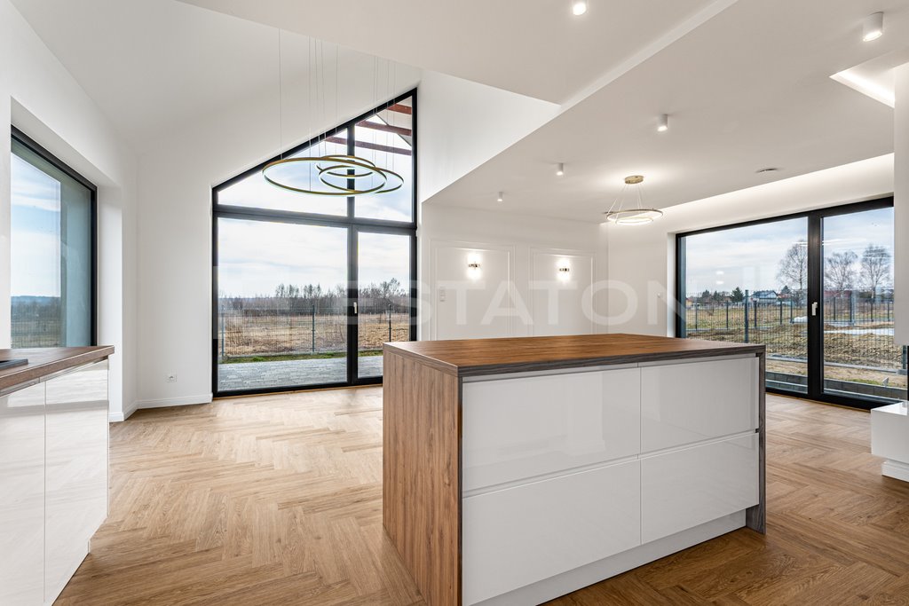 Nowoczesny dom w Bratkowicach z garażem i ogrzewaniem podłogowym Bratkowice  127m2 Foto 1