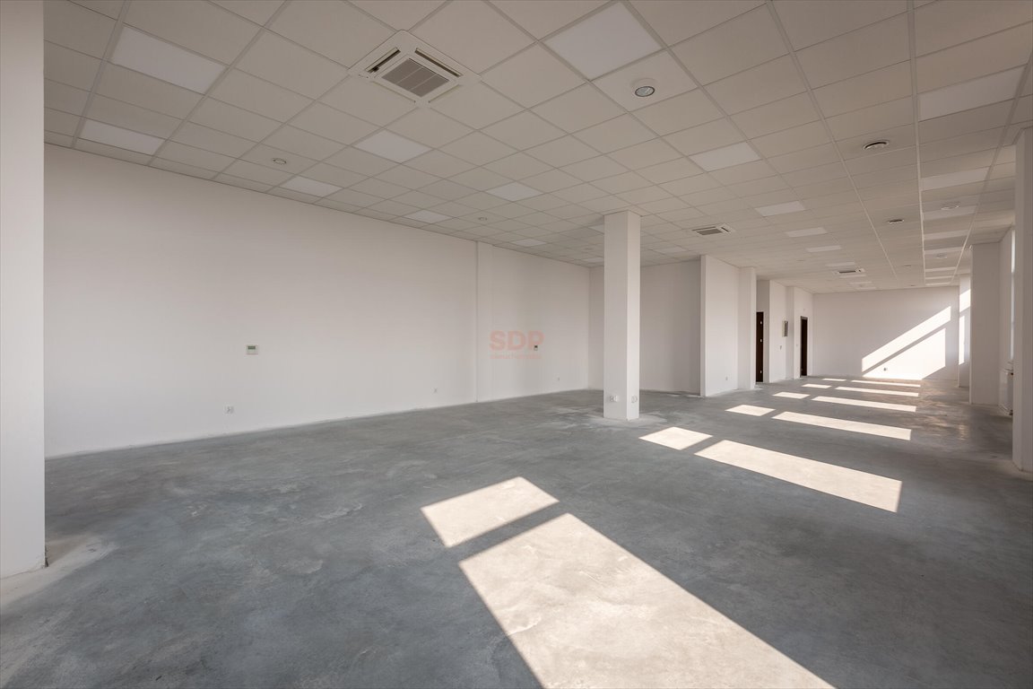 Nowoczesny lokal 143 m² z klimatyzacją i miejscem parkingowym Wrocław, Psie Pole, Karłowice, Kępińska  143m2 Foto 1