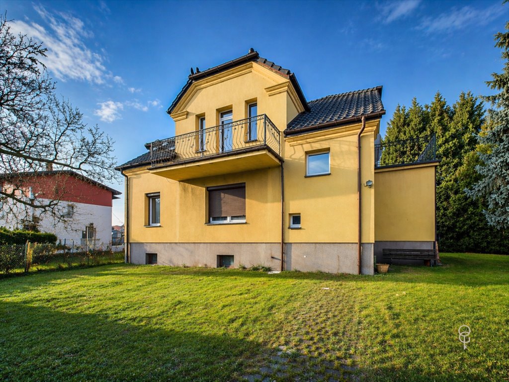 Na sprzedaż inwestycyjny dom z potencjałem ROI 6-9% w Czechowicach Czechowice-Dziedzice, Niepodległości  242m2 Foto 1