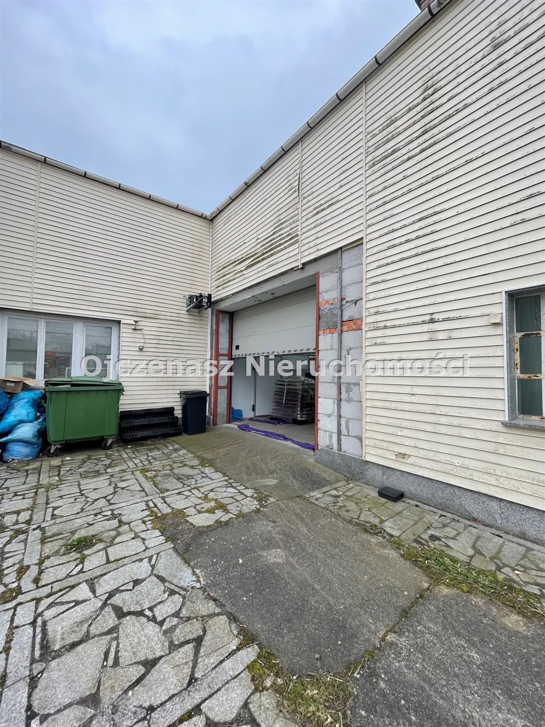 Zapraszam do obejrzenia magazynu 680 m² z suwnicą i parkingiem Solec Kujawski  680m2 Foto 1