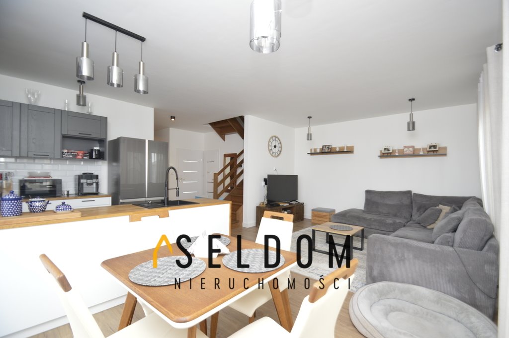 Nowoczesny bliźniak z dużym ogrodem 750 m² w Kępach Kępy  108m2 Foto 1