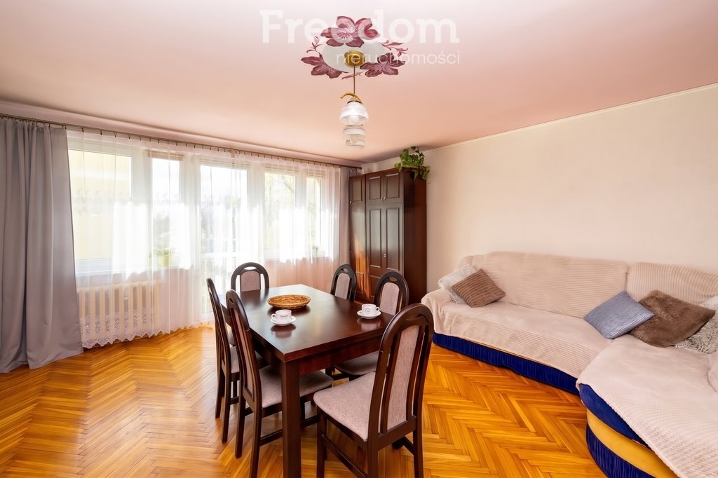 Funkcjonalne 3-pokojowe mieszkanie (59 m²) w Radomsku: Radomsko