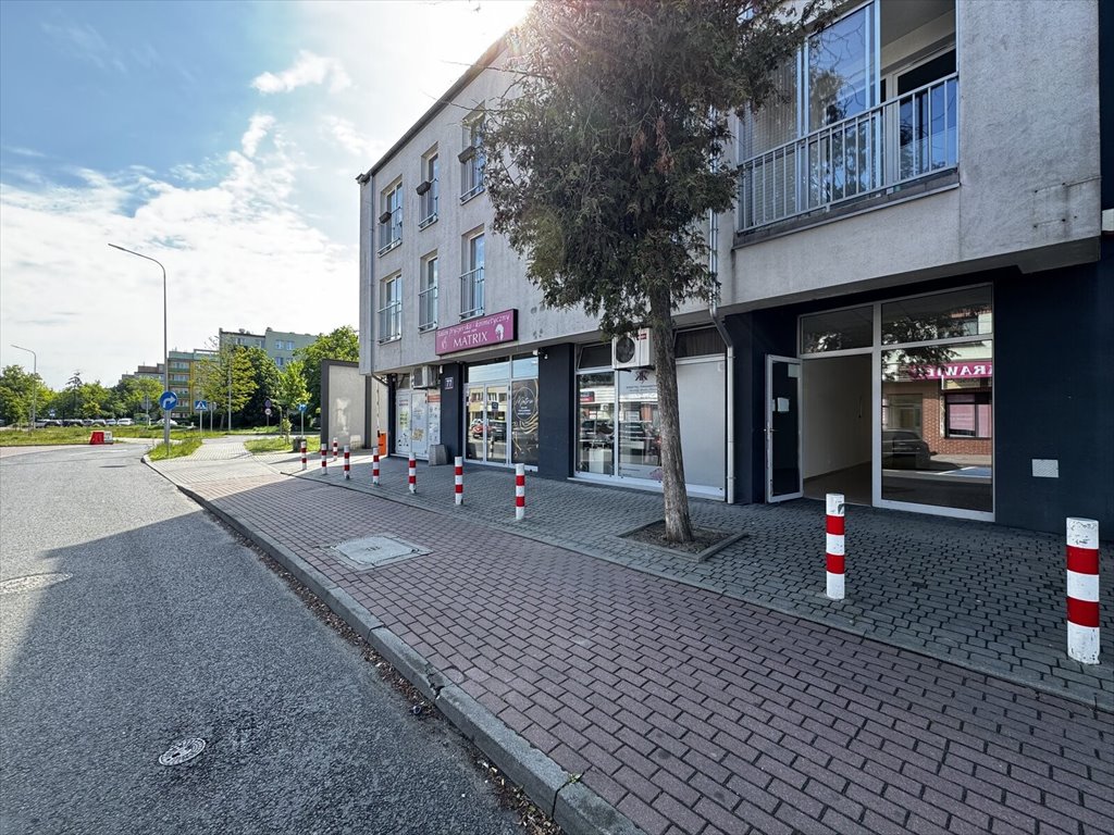 Lokal z witryną 49,65 m² w centrum Nowego D. Mazowieckiego polecam Nowy Dwór Mazowiecki, Bohaterów Modlina 77  50m2 Foto 1