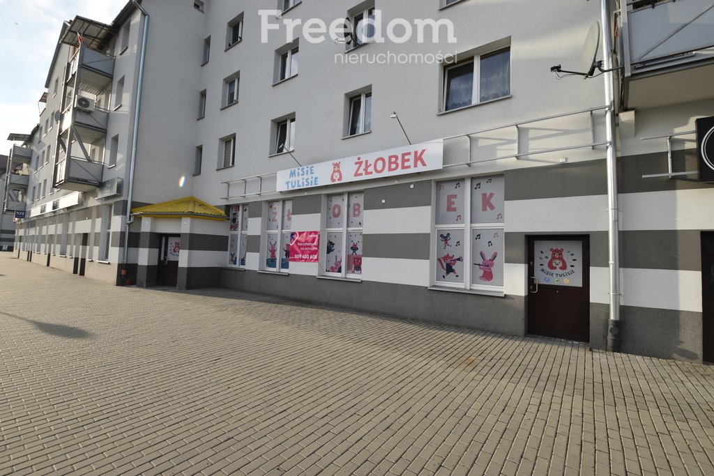 Lokal użytkowy na wynajem Tarnobrzeg, Konfederacji Dzikowskiej  132m2 Foto 1