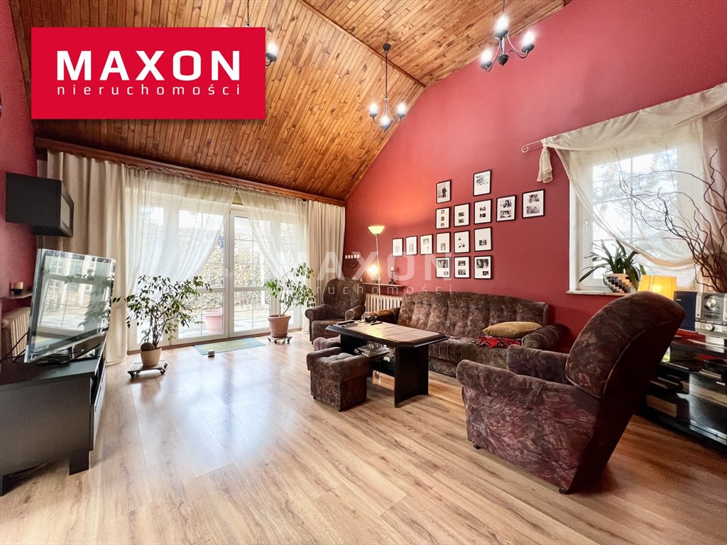 Solidny dom 229 m² z tarasem i garażami w Łomiankach Łomianki  229m2 Foto 1