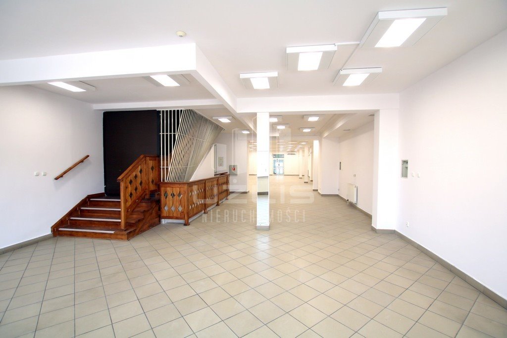Na wynajem przestronny lokal 207 m² w centrum Starogardu Gdańskiego Starogard Gdański, rynek Rynek  207m2 Foto 1