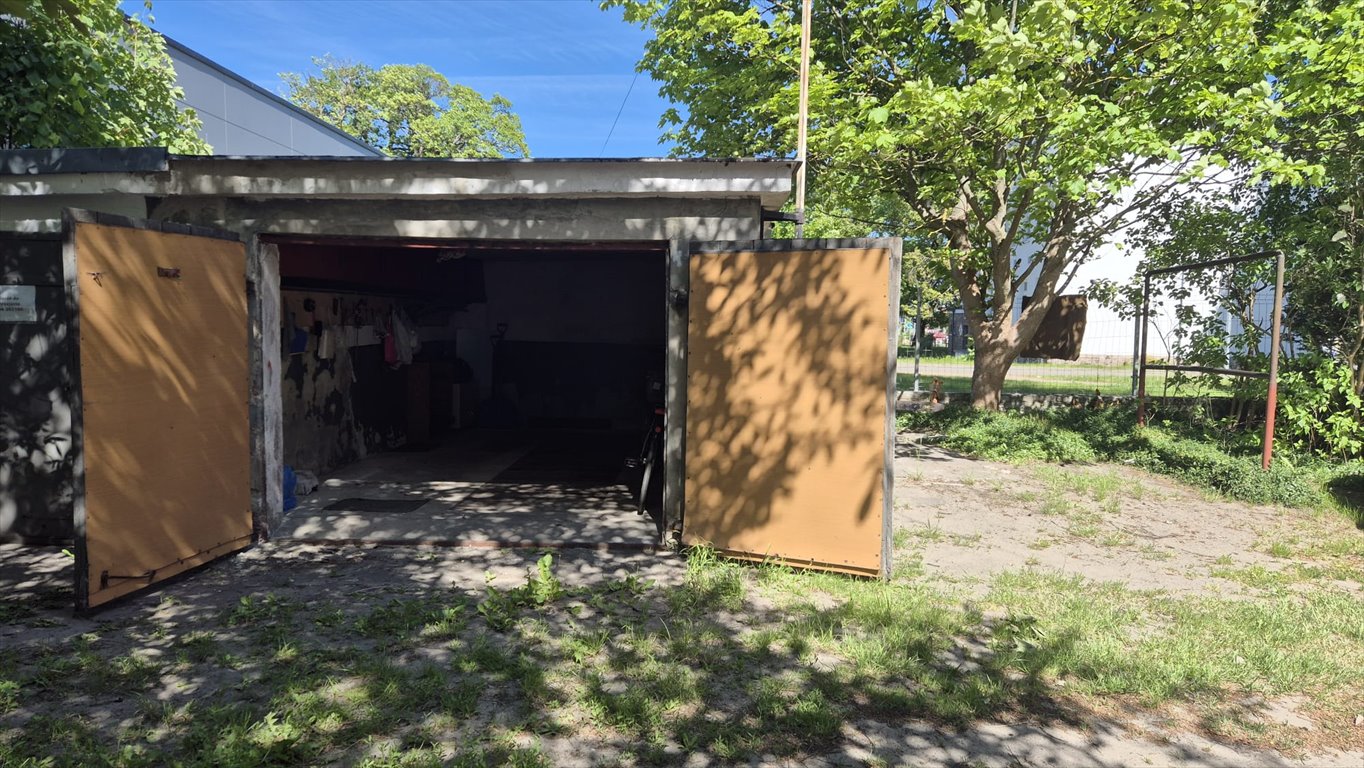 Murowany garaż 18 m² z kanałem (Słupsk, Zatorze): Słupsk Zatorze: Szczecińska