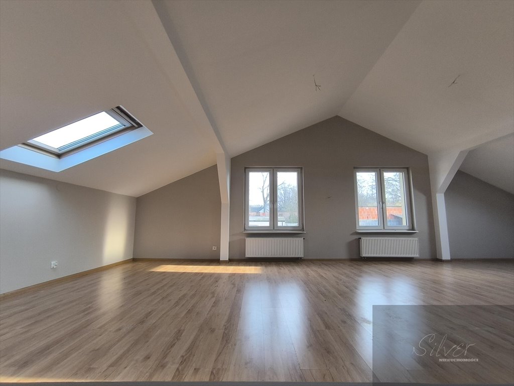 Urokliwy dom 156 m² na dużej działce z stawem i garażami Korytów  156m2 Foto 1