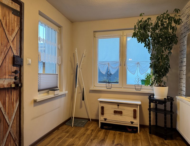 Przestronny dom z garażem, 6 pokoi, ogród i monitoring Tarnowskie Góry, Strzybnica  180m2 Foto 1