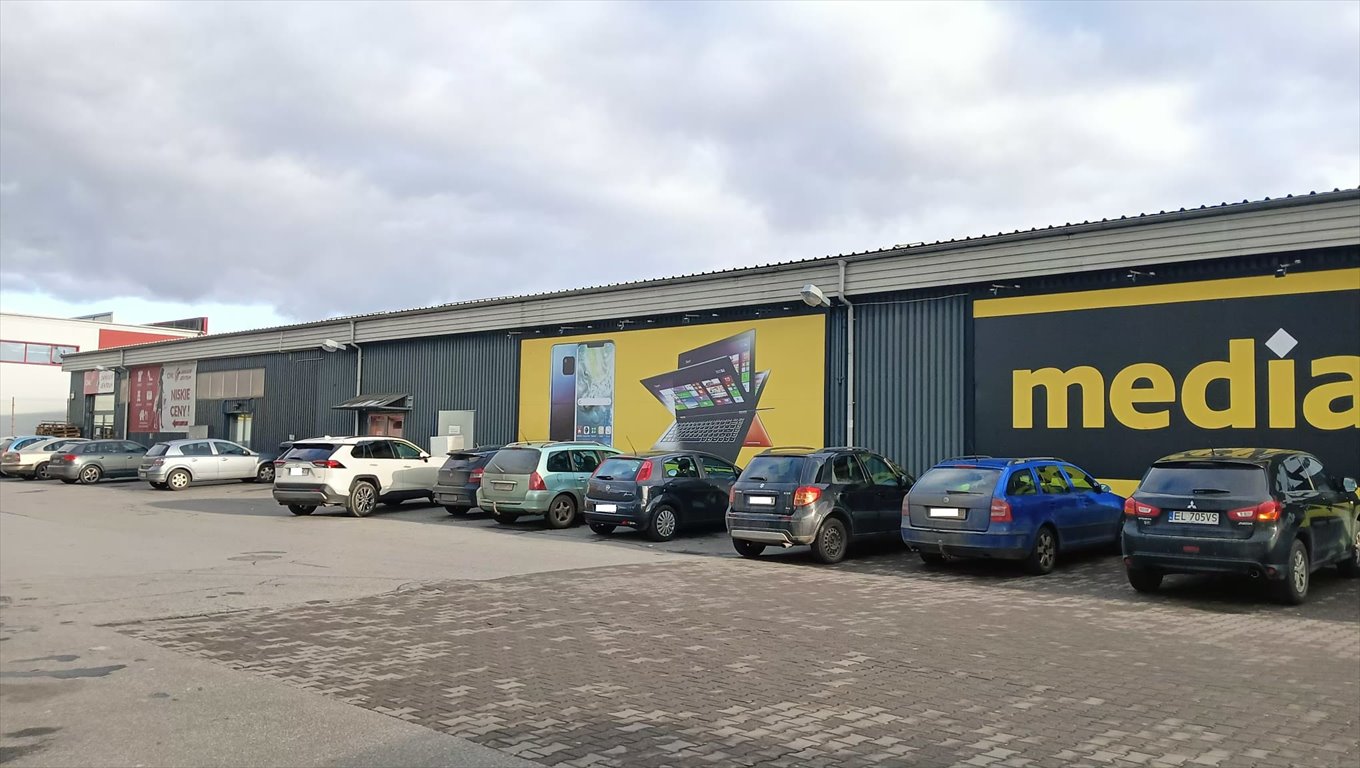 Wynajem 330 m2 lokalu w Sanoku z dużym parkingiem Sanok, Dworcowa 11a  330m2 Foto 1