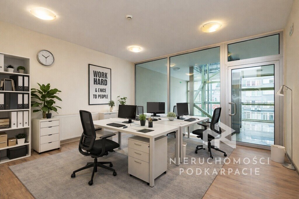 Przestronne biuro 62 m² w Rzeszowie przy ul. Sokoła Rzeszów, Sokoła  62m2 Foto 1