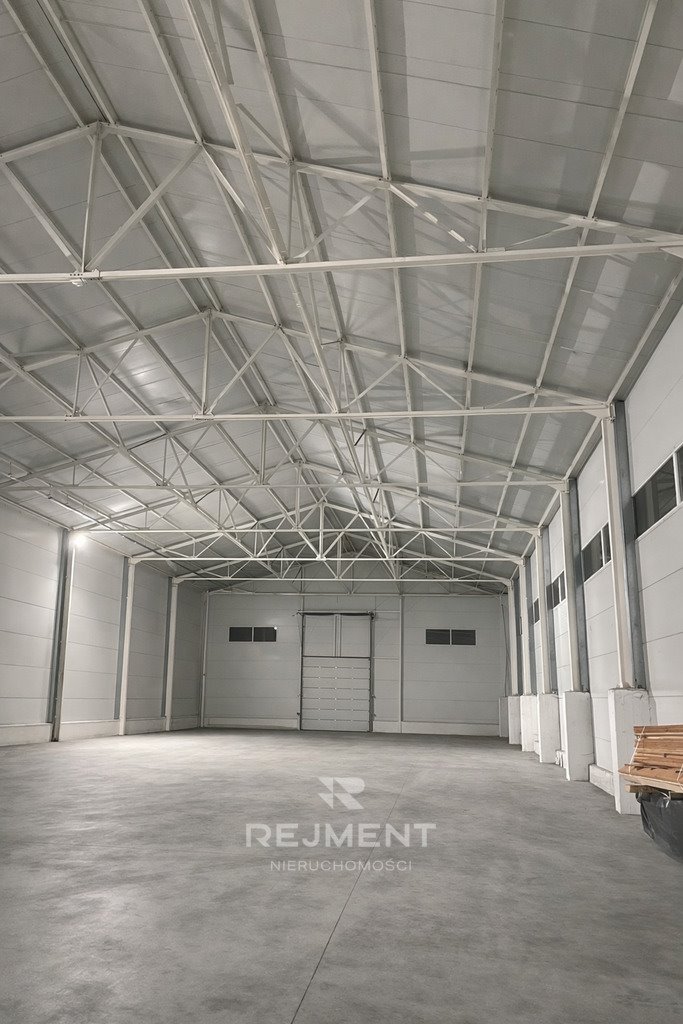 Zapraszam do wynajęcia hali 1000 m² z placem przy A4 Rogoźnik, os. Za Torem  1 000m2 Foto 1