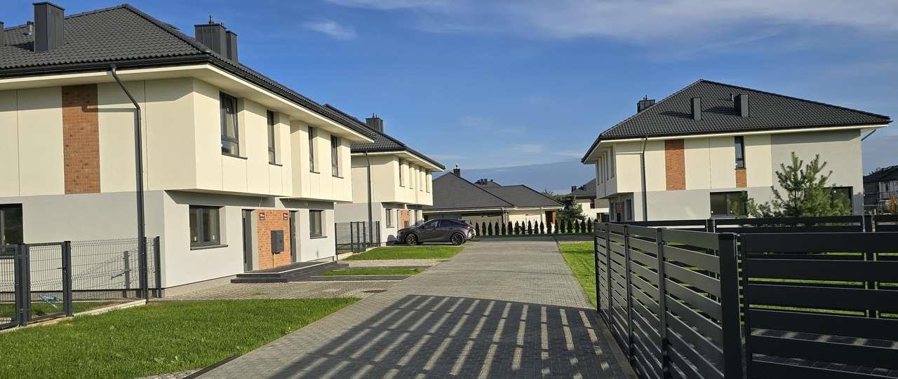 Nowoczesny dom 115m2 z ogródkiem, garażem i wysokim standardem Stanisławów Pierwszy, Słoneczna 36A  115m2 Foto 1