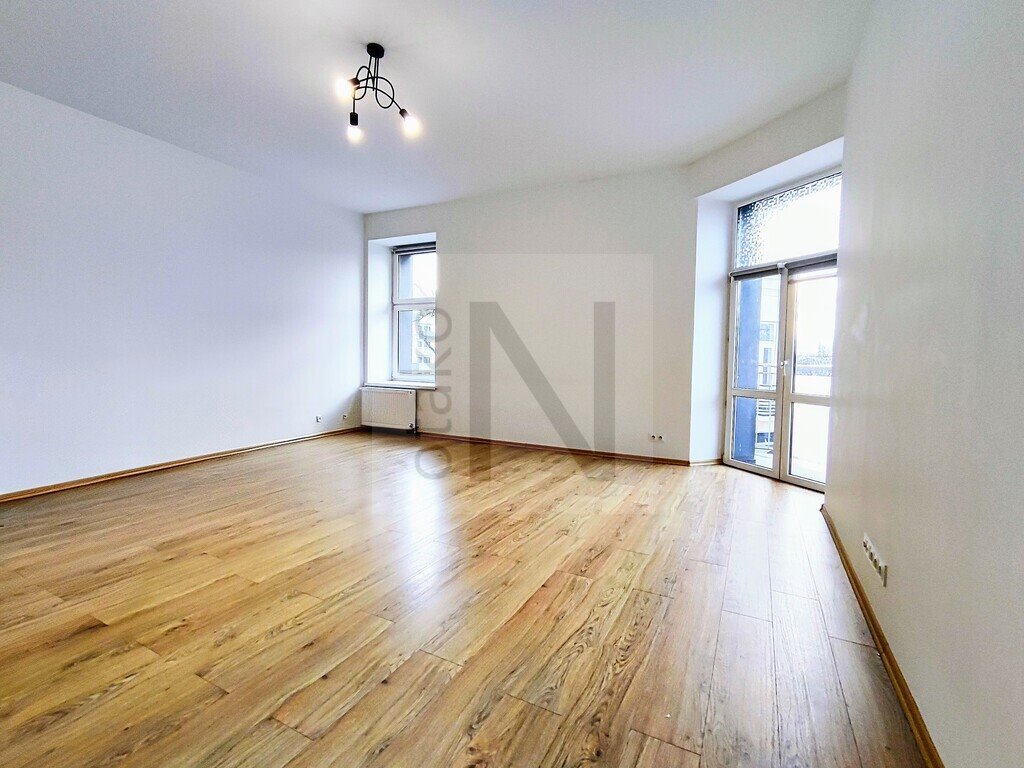 Kawalerka na sprzedaż Częstochowa, Śródmieście  50m2 Foto 3