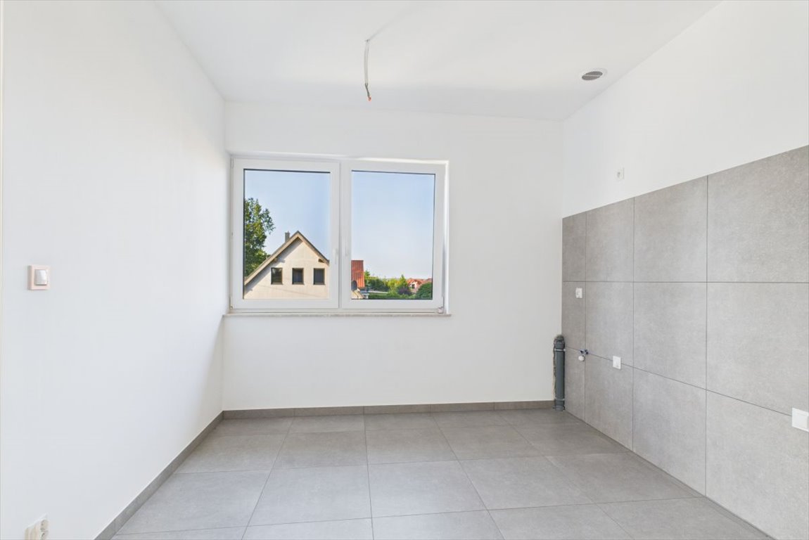 Lokal użytkowy na wynajem Banino, Kolejowa  68m2 Foto 1