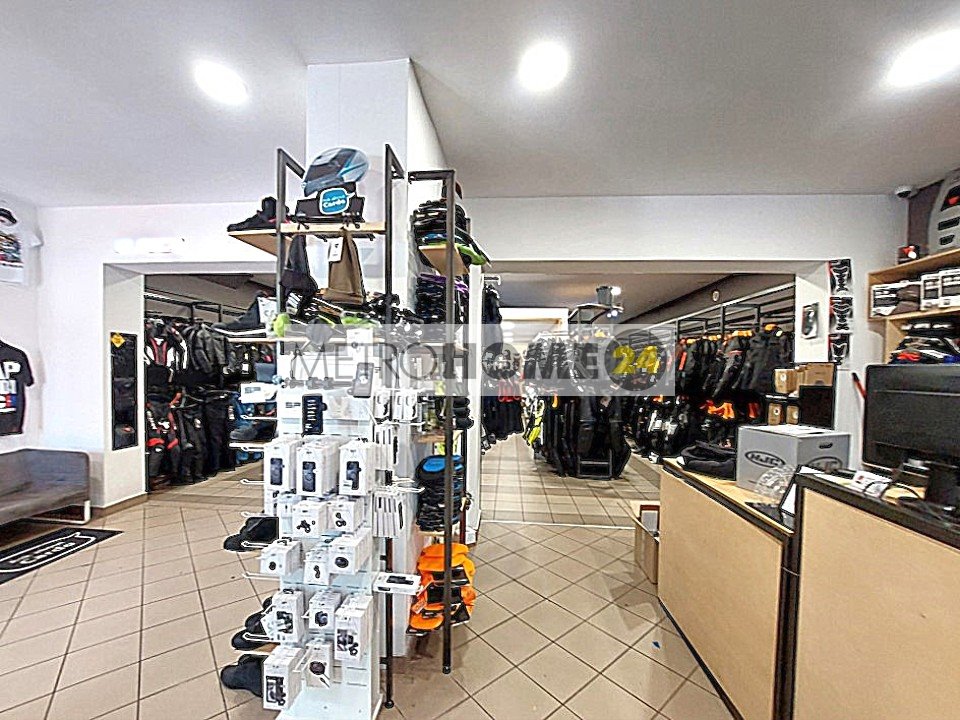 Na wynajem przestronny lokal handlowo-usługowy 140 m² z witrynami Warszawa, Wola, Młynów  140m2 Foto 1