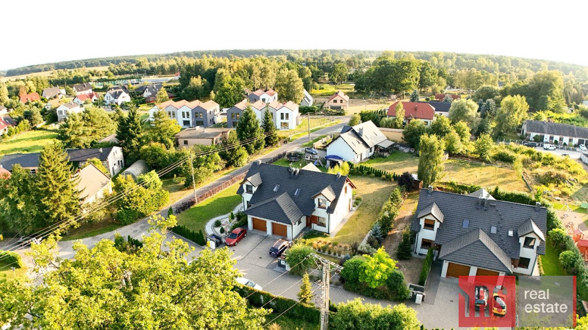 Przestronny dom 137 m² z garażem i fotowoltaiką zapraszam Gajków, Janowicka  137m2 Foto 1